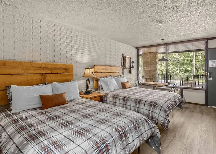 Stonegate Lodge 2 Queen Beds Wifi Tv Salt Water Pool Fire Pits #303