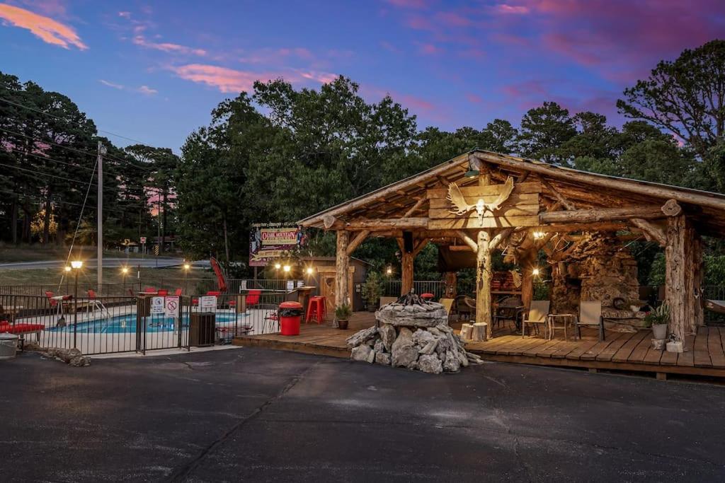 Stonegate 2 Queen Beds Wifi Tv Salt Water Pool Fire Pits #303 Apartment